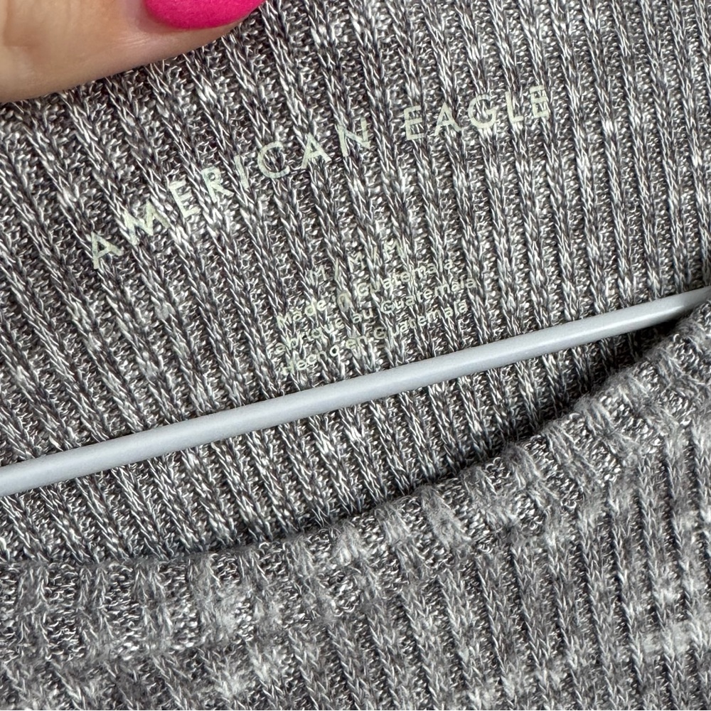 AMERICAN EAGLE | Ruffle Trim Ribbed Midi Tee - Picture 3 of 3